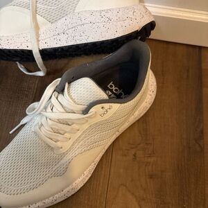 Women's Size 7 Bahe vegan White Athletic Running Shoes